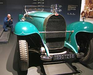 Ein Glanzstück ist der Nachbau des Bugatti Royale, den der Industrielle Armand Esders erworben hatte.